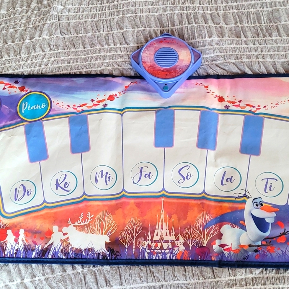 Frozen piano toy